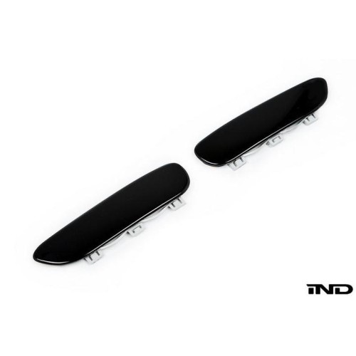 IND Painted Front Reflector Set - E46 330i ZHP